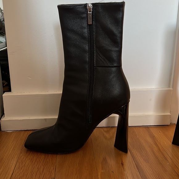 ASOS design Eagle leather high heel square toe boots - Picture 6 of 7